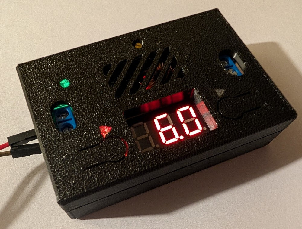 XL4015 5A 75W DC-DC Step Down Buck Converter with LED display PLUS OPTIONAL CASE