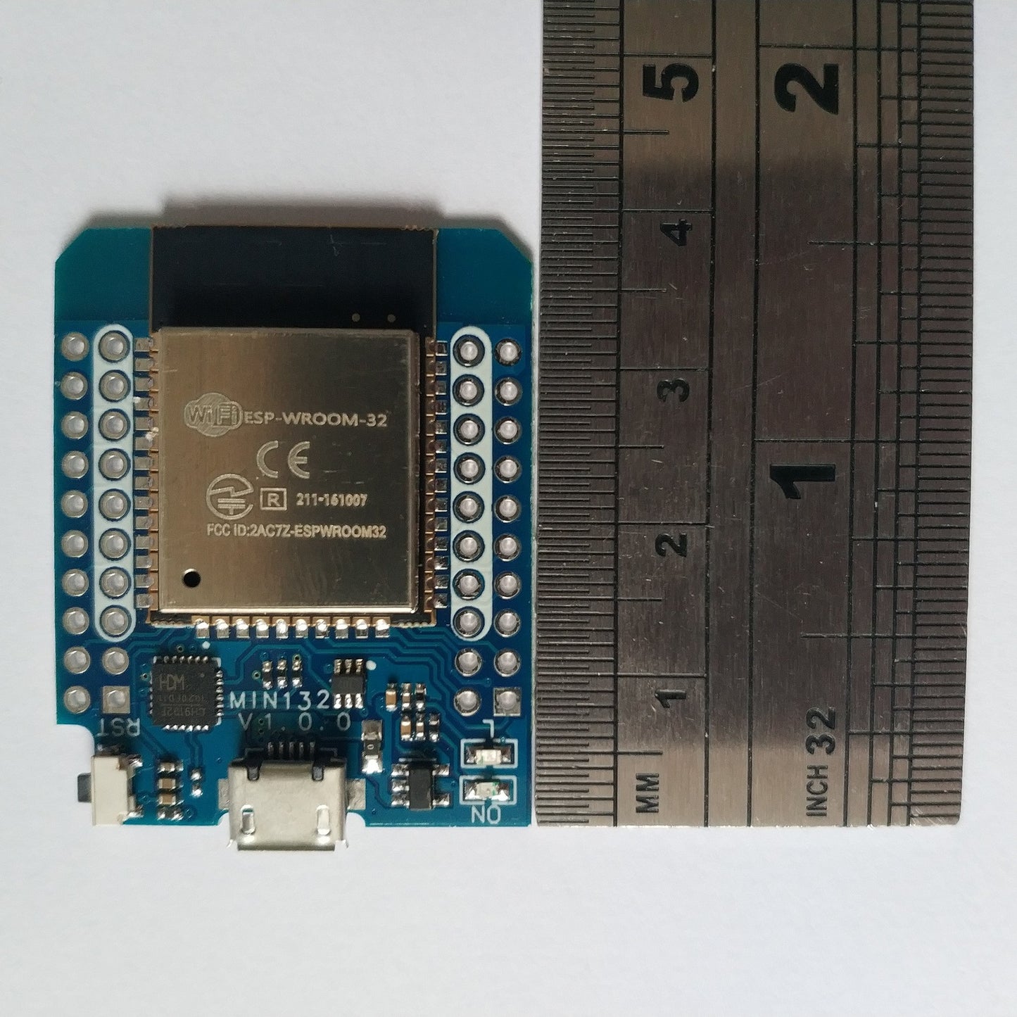 D1 Mini ESP32 with pins : CP2104 Driver / WiFi / Bluetooth / Dual Core / ESP-32